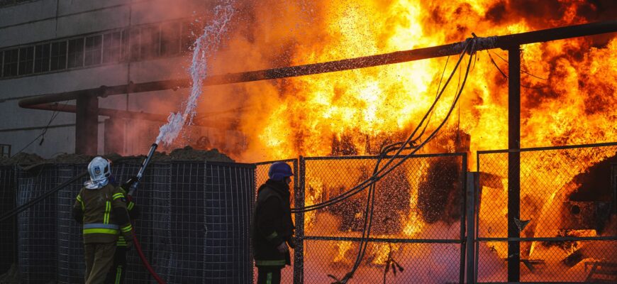 Аварійні відключення: без світла вже 4 області та Київ, у Міненерго заявили про руйнування енергетики – без світла по 16 годин