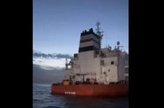 Біля берегів Африки тоне танкер, який заходив у російські порти (відео)