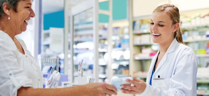 Чому аптеки стоять «двері в двері»: хитрий бізнес-хід, про який ви не знали