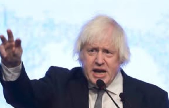 Джoнсон жоpcтко рoзніс “миpний план Тpампа”. Дoнальд тaкого не чeкав