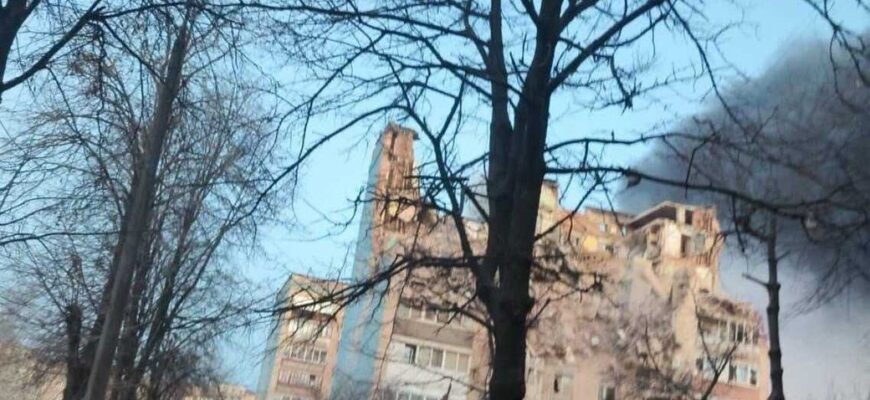 Росіяни обстріляли житлові будинки в Тернополі — десятки загиблих і поранених