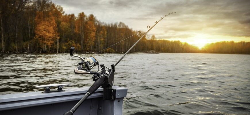 У листопаді риба клює, як ніколи – але треба знати 3 секрети: ловила на це, і витягла ляща на 20 кг