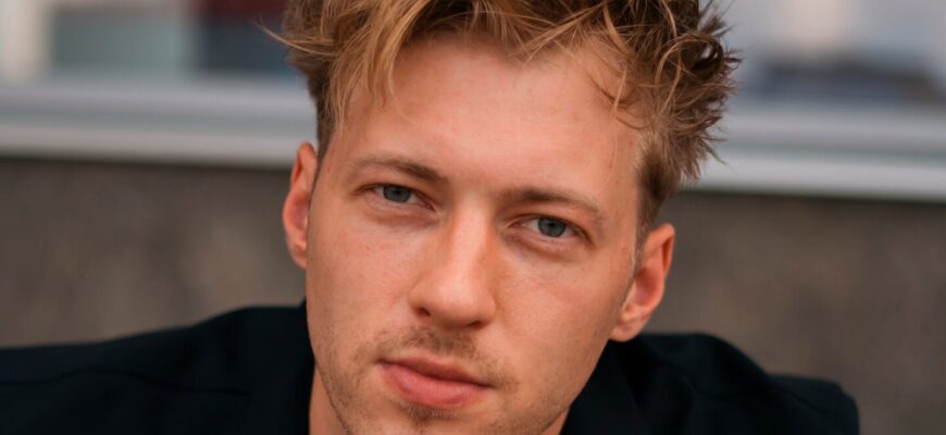 Не хотів показувати на загал, але так трапилося: тепер ми знаємо дівчину зірки “Спіймати Кайдаша” Бакланова