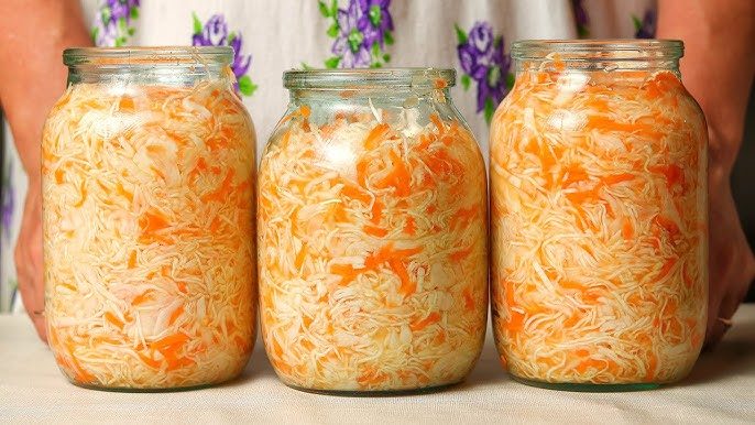 Ідеальні пропорції солі для квашеної капусти: скільки потрібно на кілограм і на банку