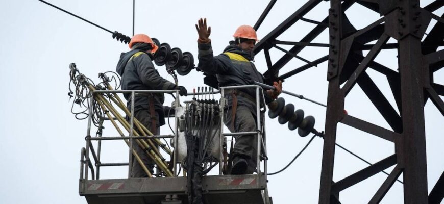 Графіки відключень на середу: Укренерго внесло уточнення, хто і скільки сьогодні без світла