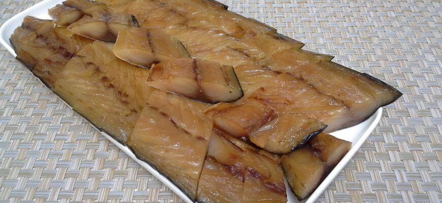 На моєму новорічному столі точно буде це — балик зі скумбрії: беру рибу і сіль, і за 2 доби все готово