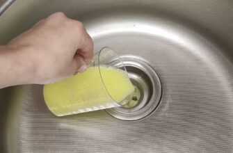 Цей засіб знищить ваші труби за 2 хвилини: чим не можна прочищати злив, щоб труби служили довго