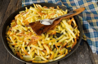 Лише у 50 років дізнався, що все життя неправильно смажив картоплю. Сусід-кухар навчив, як треба і пояснив усі тонкощі