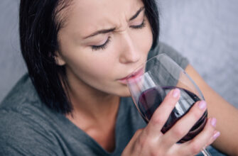 Не можуть відмовитись від чарки: імена жінок, що мають схильність до алкоголізму