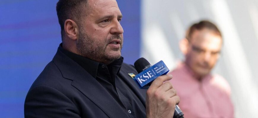 Обшук у квартирі Єрмака може послабити позиції України на переговорах з Росією – The Telegraph