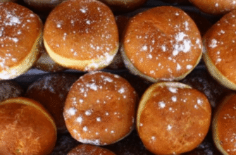 Пампушки «терті» від пані Стефи: пишні, ароматні, з білою «талією» з пудри