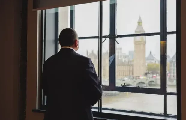 “Пане генерале, повертайтеся…”: Нове фото Залужного заінтригувало українців