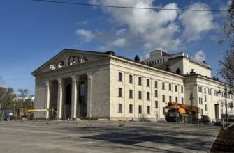 “Паплюжать пам’ять загиблих мирних жителів”: Окупанти анонсували перші вистави на місці трагедії в Маріуполі