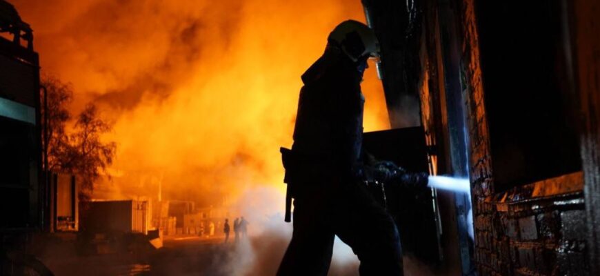 Субота закінчується великою трагедією. Очевидці зазняли останні секунди перед прильотом