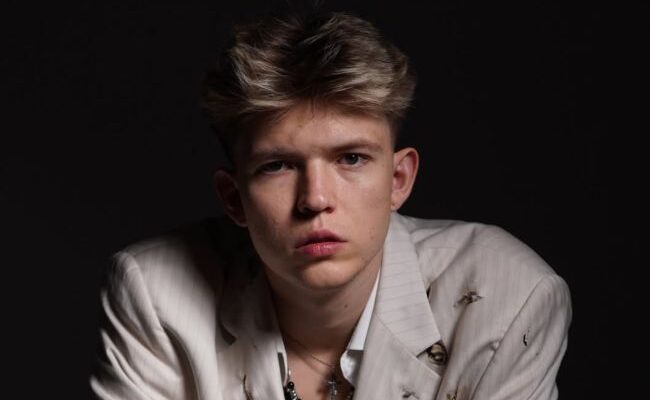 Фани закликали співака DREVO відмовитись від виступу на “Кварталі”: його реакція обурила мережу