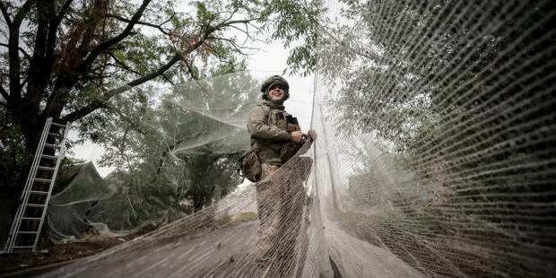 “Пишаємося, що можемо допомогти”: Французькі рибалки передають Україні старі сітки для захисту від російських дронів