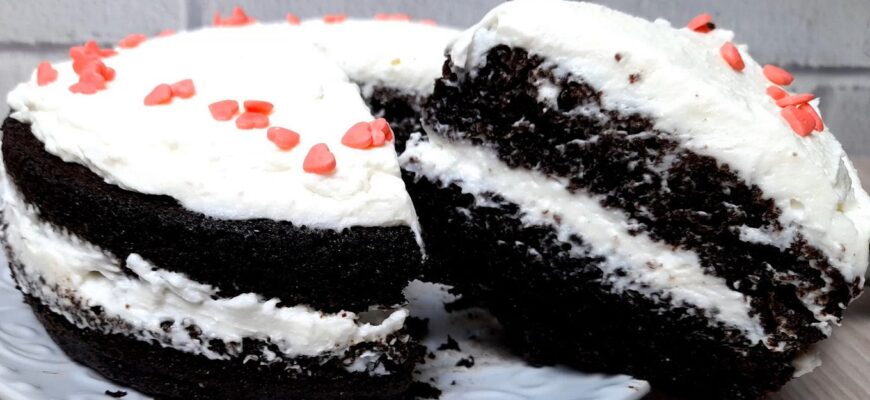 Беру кефір, 1 яйце та ложку какао – виходить пиріг, який пахне так, ніби в хаті пекарня: найпростіший рецепт