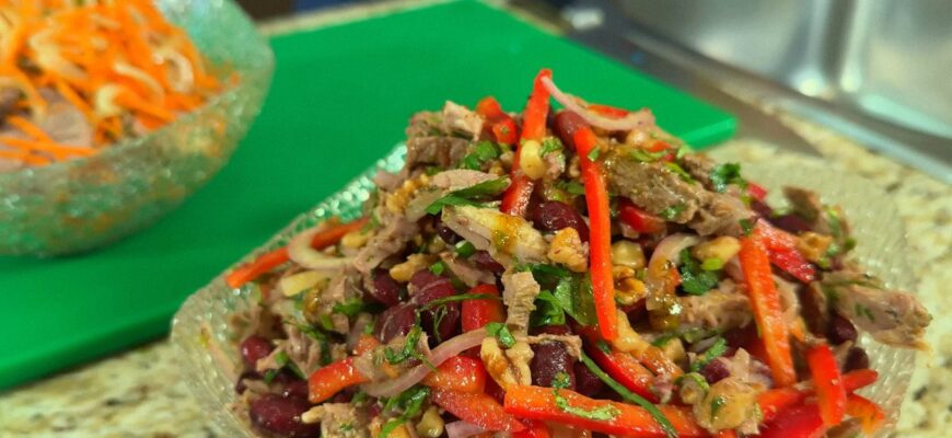 Щомісяця перед Новим роком я куштую нові салати: ділюся 2 найкращими рецептами, які я знайшла в жовтні