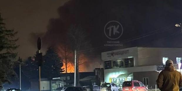 Росіяни завдали удару по центральному ринку в Краматорську (фото, відео)