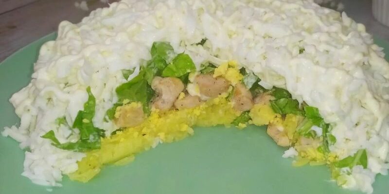 Салат «Наречена» з куркою та пекінською капустою (ФОТО)