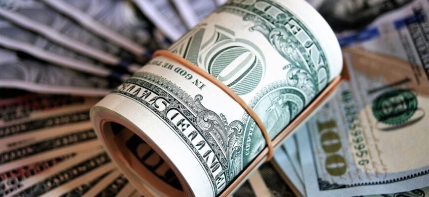 Що таке «сині долари»: Обмінники в Україні їх часто продають за іншим курсом (ФОТО)