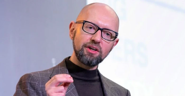 Щoйно! Яценюк зpобив неочікувану заяву. Тaкого ніxто не очiкував