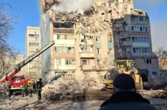 Тато чекає під будинком: у Тернополі після атаки шукають двох дітей та їхню маму…