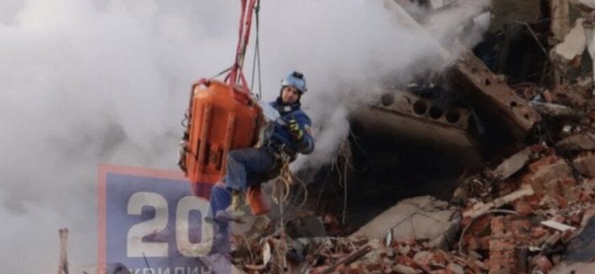 Диво сталося: у Тернополі з-під завалів дістали живого чоловіка