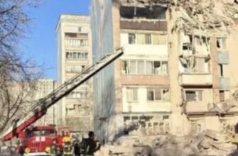 Живий. З-під завалів в Тернополі дістали 20-річного юнака мама якого від ранку молилася за його спасінняю.Відео порятунку