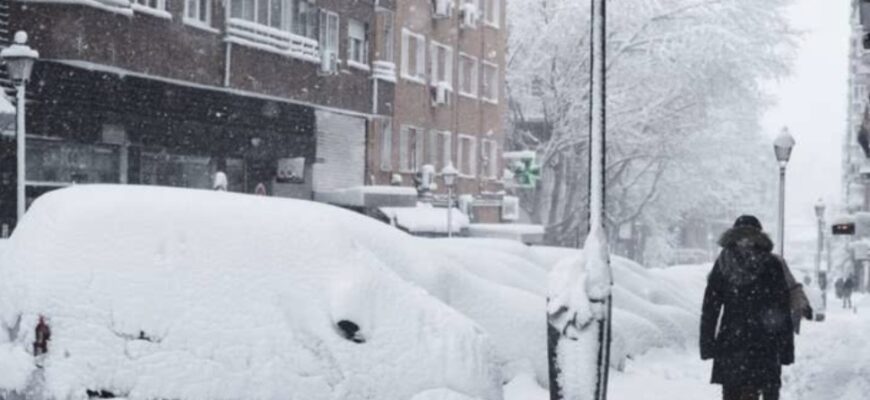 Ожеледиця, сніг та +17°C: Україну чекає шокуюча погода