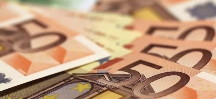 Курс валют на вихідні, 29-30 листопада: скільки коштують долар, євро і злотий