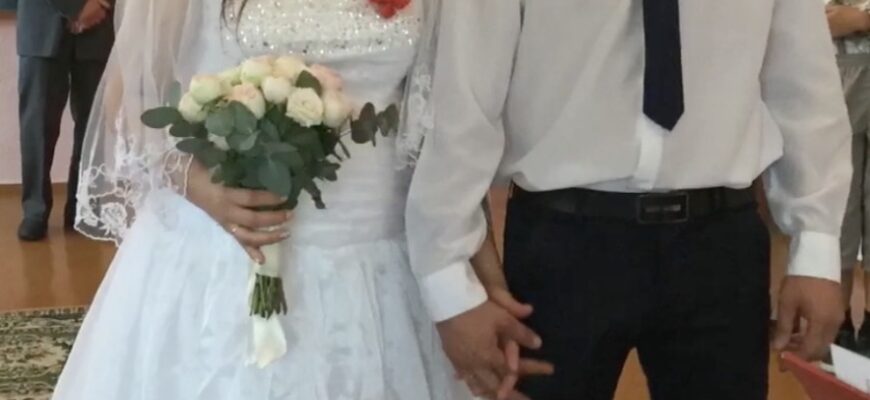 Після того, як батьки відмовились допомагати молодому подружжю з купівлею житла, Дарина навіть припустила, що вони з чоловіком не дозволять батькам спілкуватися з онуком