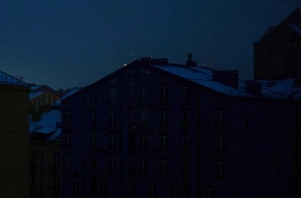 До 12 годин без світла: Укренерго опублікувало нові графіки на 24 листопада