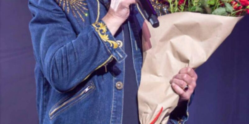 Третя дружина й величезний палац, як у Камалії: 65-річний Степан Гіга розкошує в Івано-Франківську. Більше…