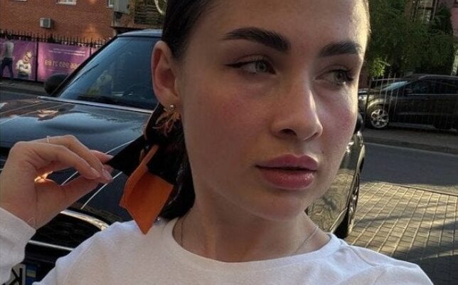 Ексдружина Сасанчина вперше після розлучення показала нового бойфренда та поцілунки з ним