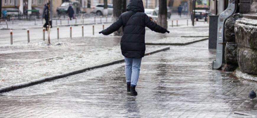 Слова «гололід» не існує: як правильно казати українською