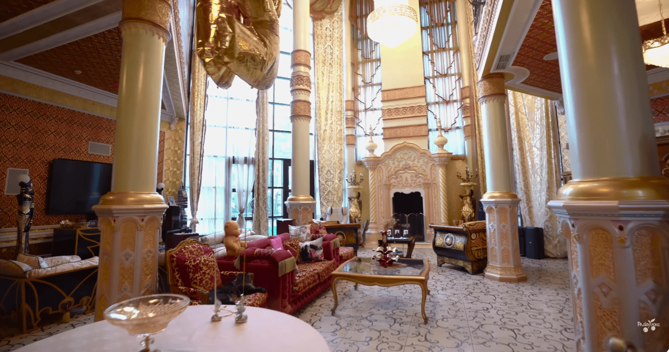 Камалія розповіла, скільки насправді помічників допомагають їй у побуті