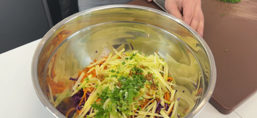 Можу їсти цей салат усю зиму 24/7: все як ви любите — швидко, смачно, багато і недорого