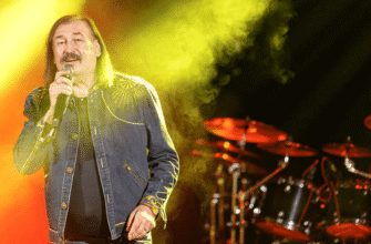 Третя дружина й величезний палац, як у Камалії: 65-річний Степан Гіга розкошує в Івано-Франківську