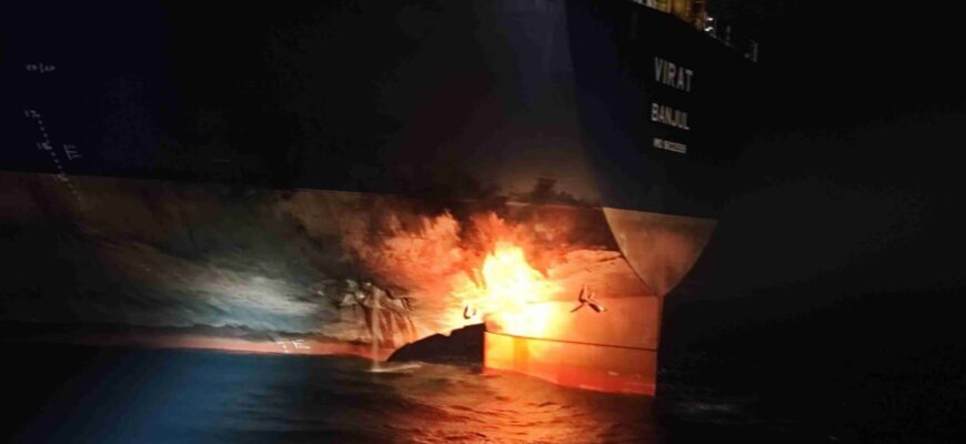 У Чорному морі дрони СБУ  уразили два російські нафтові танкери  (відео)