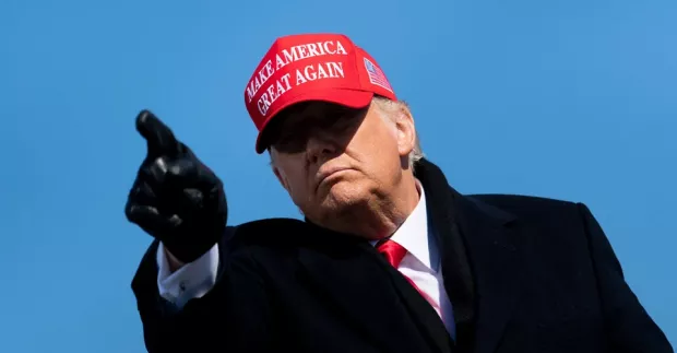 “Трамп продав Україну”: У Вашингтоні протестували проти політики президента та вимагали його імпічменту