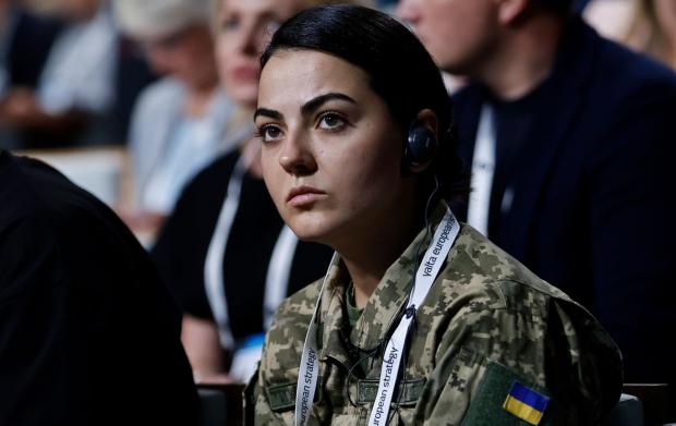 Ти жодного разу не став на захист країни з 2014-го року. Гидота”: Військова медикиня жорстко прокоментувала допис Сергія Лещенка про “волонтерство