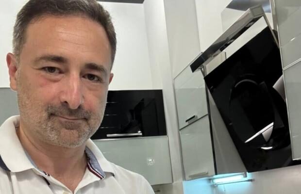 “У мене реально нічого немає”: Голова “Укрпошти” заявив, що ходить пішки й винаймає квартиру