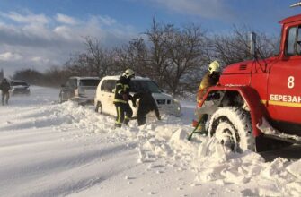 Снігу до 30 см: Україну замітає дика стихія – дороги вже блокує – фото, відео