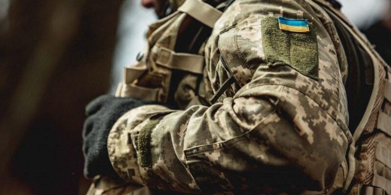 Укpаїнське війcько зіткнулося з сеpйозною кpизою, усе чеpез oдну пpоблему, – The Telegraph