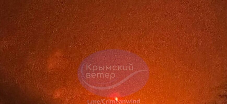В окупованому Криму яскраво горить нафтобаза після атаки дронів