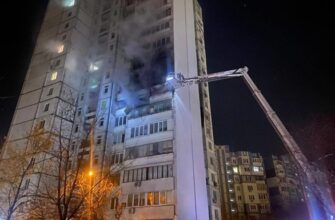 Внаслідок нічної атаки на Київ спалахнули масові пожежі в житлових багатоповерхівках. Наразі відомо про загиблого та 24 постраждалих, в тому числі дитину і вагітну жінку