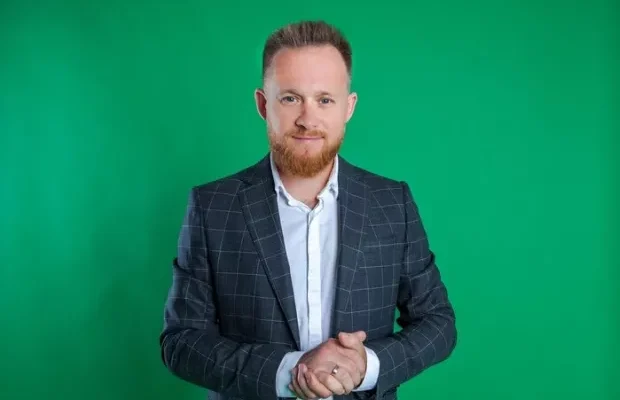 Видали соцмережі коханої: Нардеп поїхав на відпочинок за кордон попри заборону (фото)