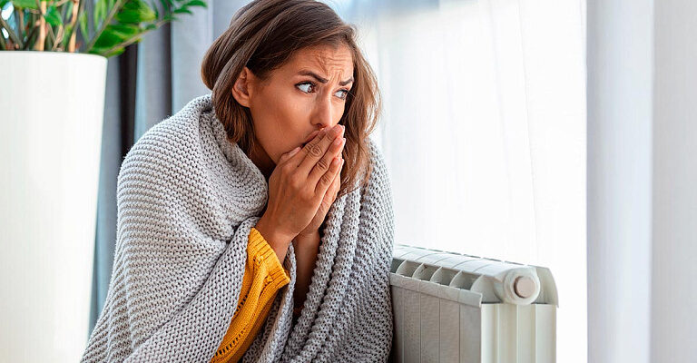 Як зігрітися вдома, якщо батареї холодні: поради експерта