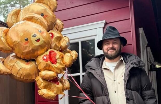 “За чутками, у нього народилася двійня”: Популярний телеведучий розповів, що Dzidzio таємно одружився і став батьком